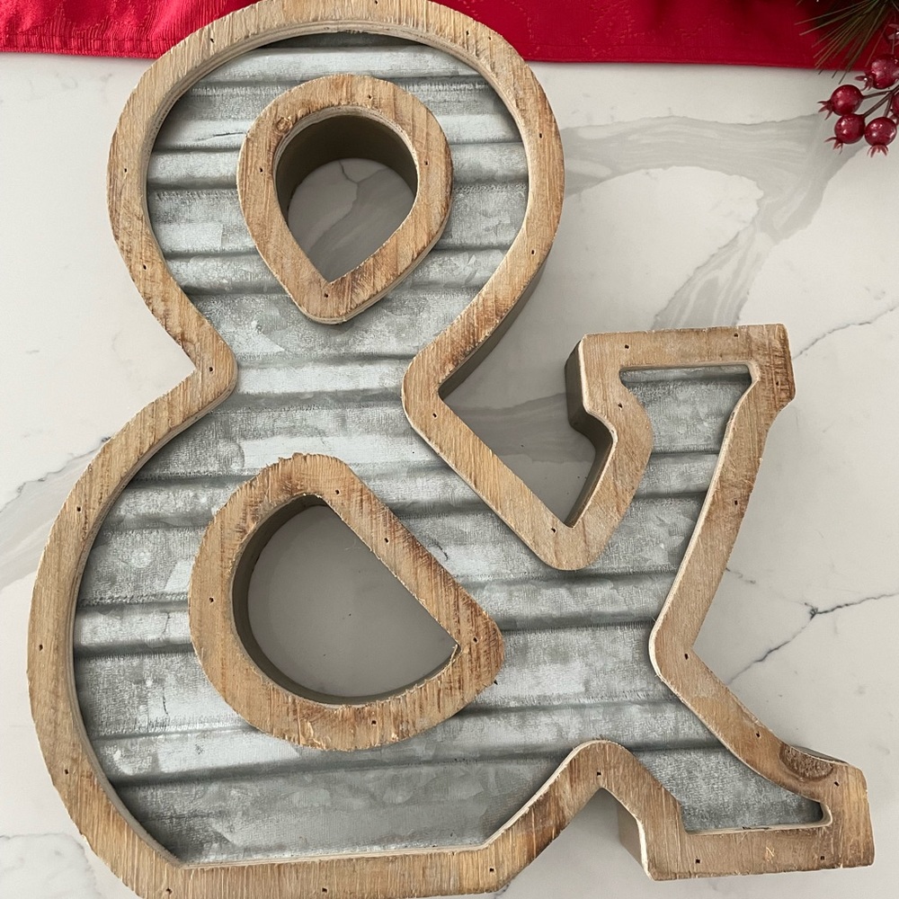 “&” sign decor